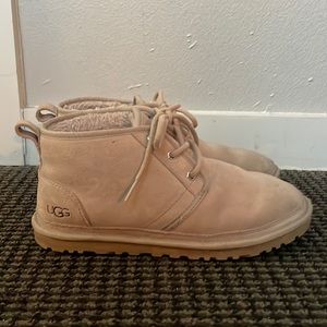 Grey Ugg Neumel boots
